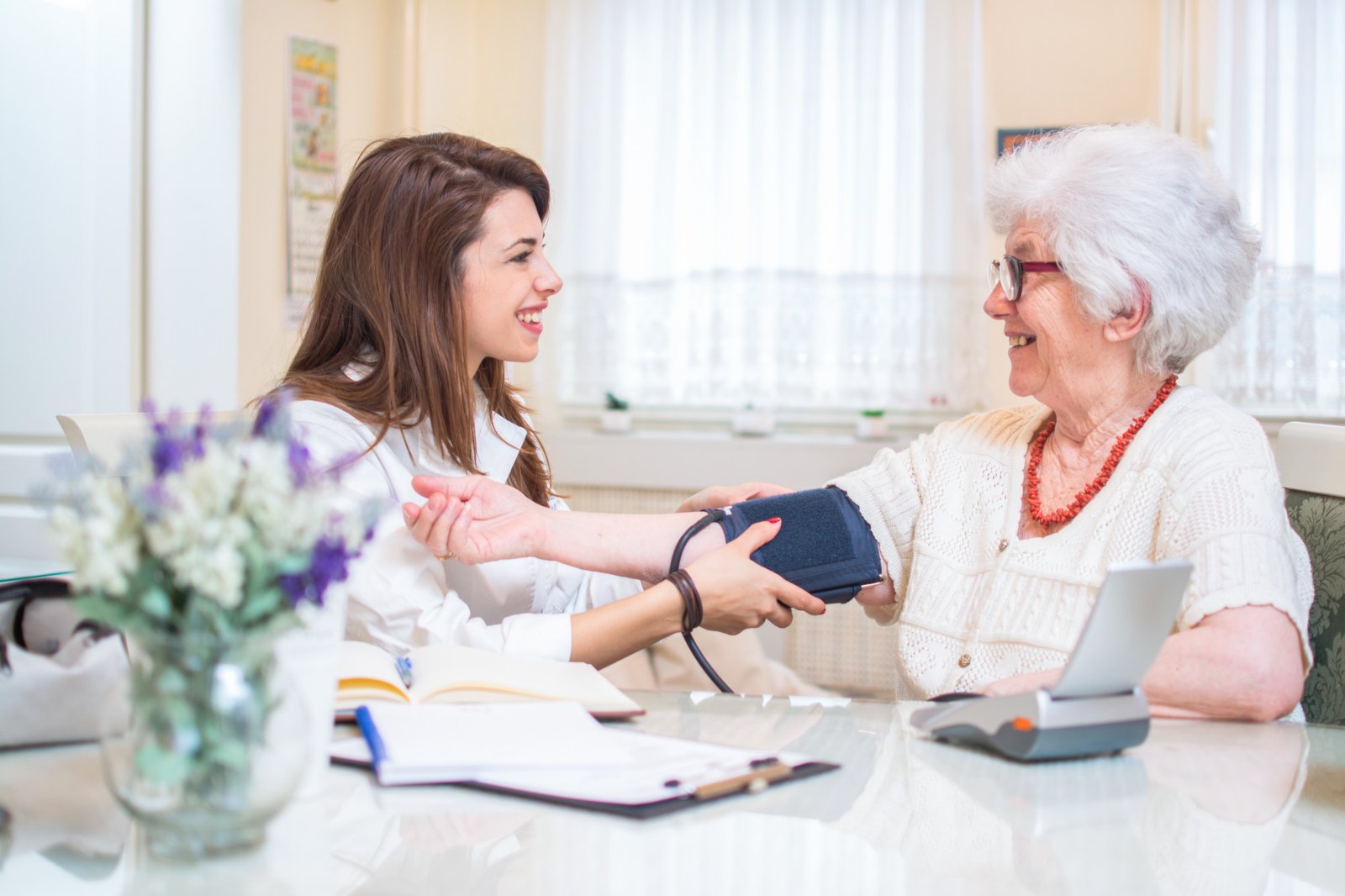 Long term care vs assisted living: How much do you know about the differences between the two? Read on to learn more about the differences between them.