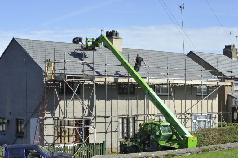 How to Choose a Roofing Contractor (2023)