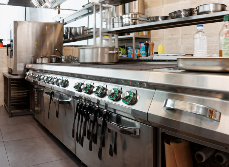 A Quick Guide to Equipment for Commercial Kitchen