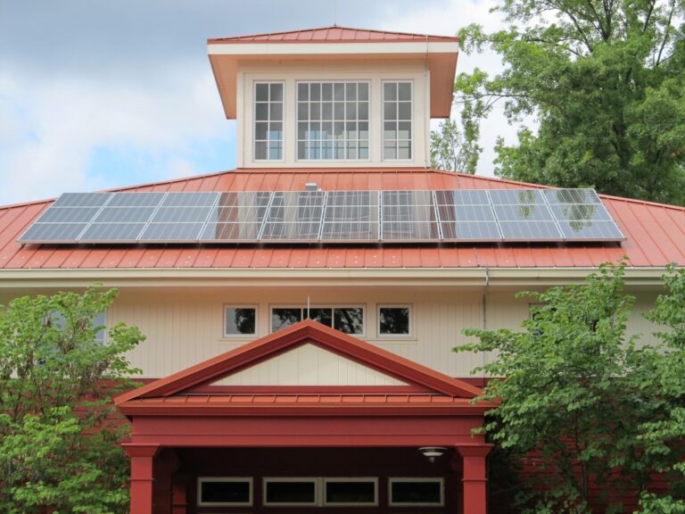 What’s to Know About Installing Solar Panels on the Roof of Your Home