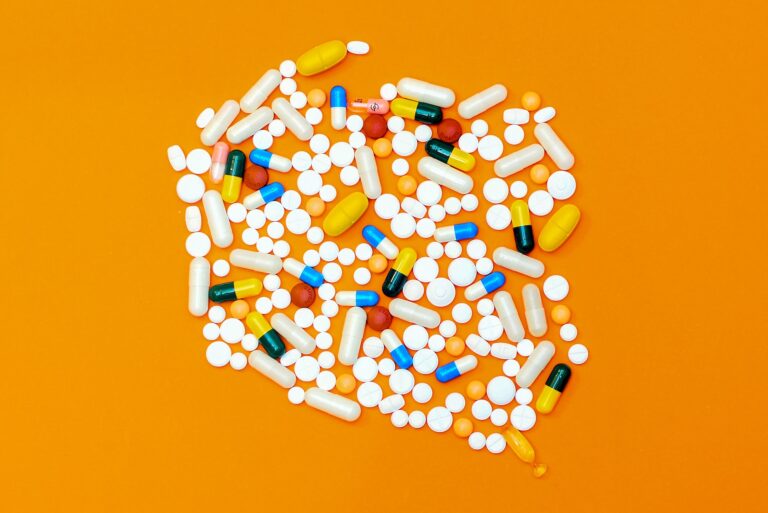 Benefits of Working With a Vitamin Manufacturer