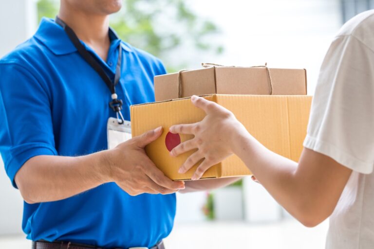 What Makes a Price for Courier to Pick Up My Parcel from Home?