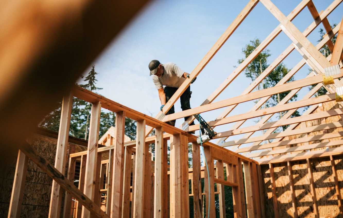 exploring the advantages of purchasing a brand-new home